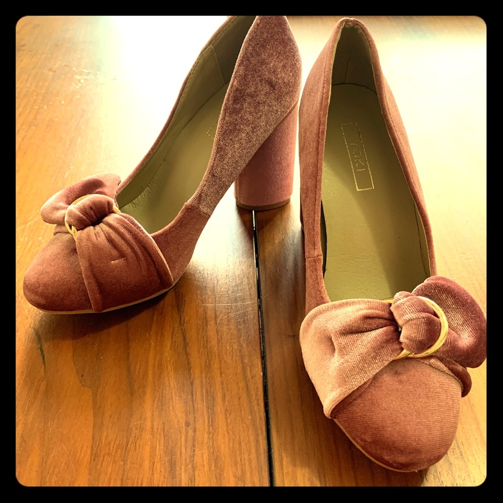Yoki,Unique Vintage pink velvet chunky heel